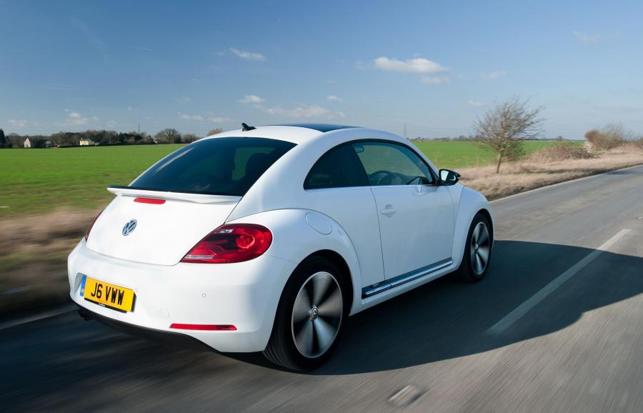  Volkswagen Beetle 2011 года  (UK) (фото 17 из 39)